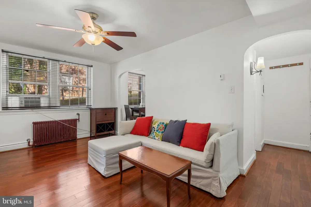 4581 Macarthur Blvd Nw #103, Washington, DC 20007 - Image #1