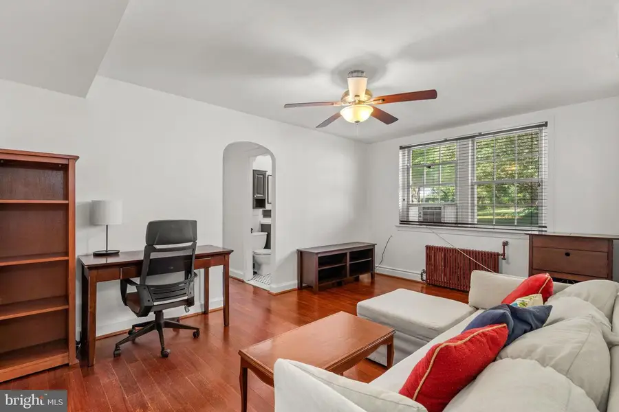 4581 Macarthur Blvd Nw #103, Washington, DC 20007 - Image #2