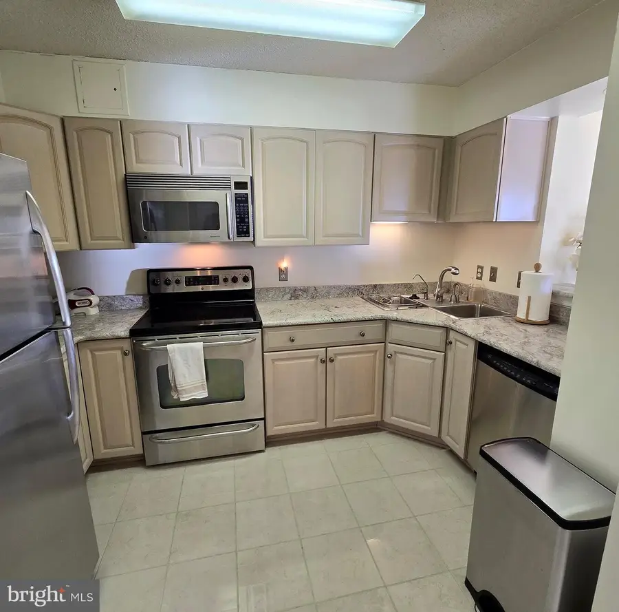 2111 Wisconsin Ave Nw #401, Washington, DC 20007 - Image #3