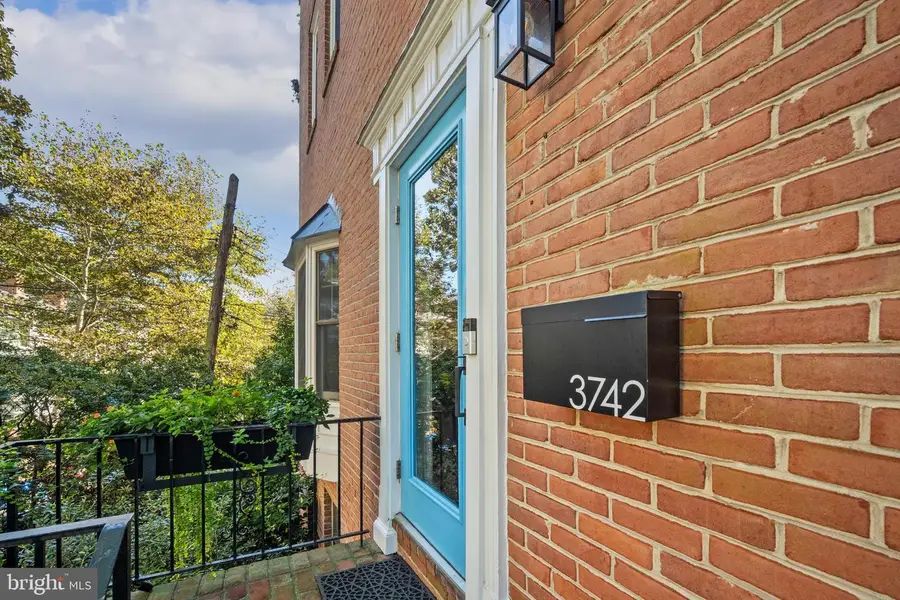 3742 Jocelyn St Nw, Washington, DC 20015 - Image #2