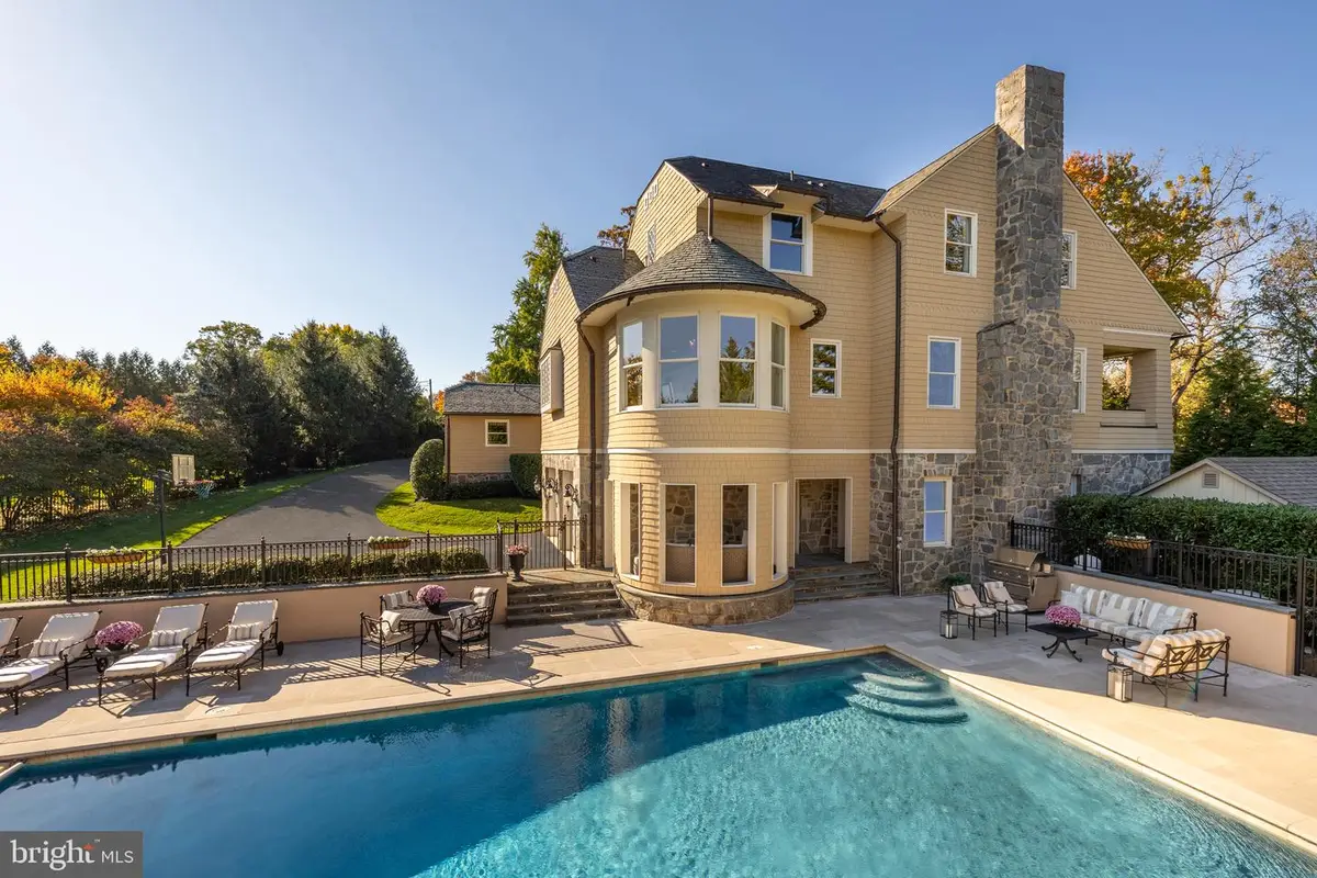 3031 Gates Rd Nw, Washington, DC 20008 - Image #1