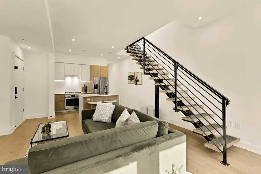 4017 Davis Pl Nw #8, Washington, DC 20007 - Image #2