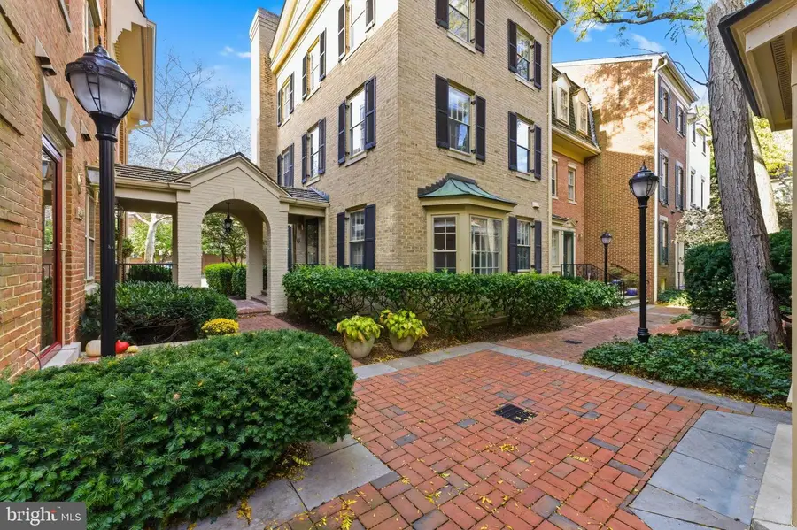 4354 Westover Pl Nw, Washington, DC 20016 - Image #2