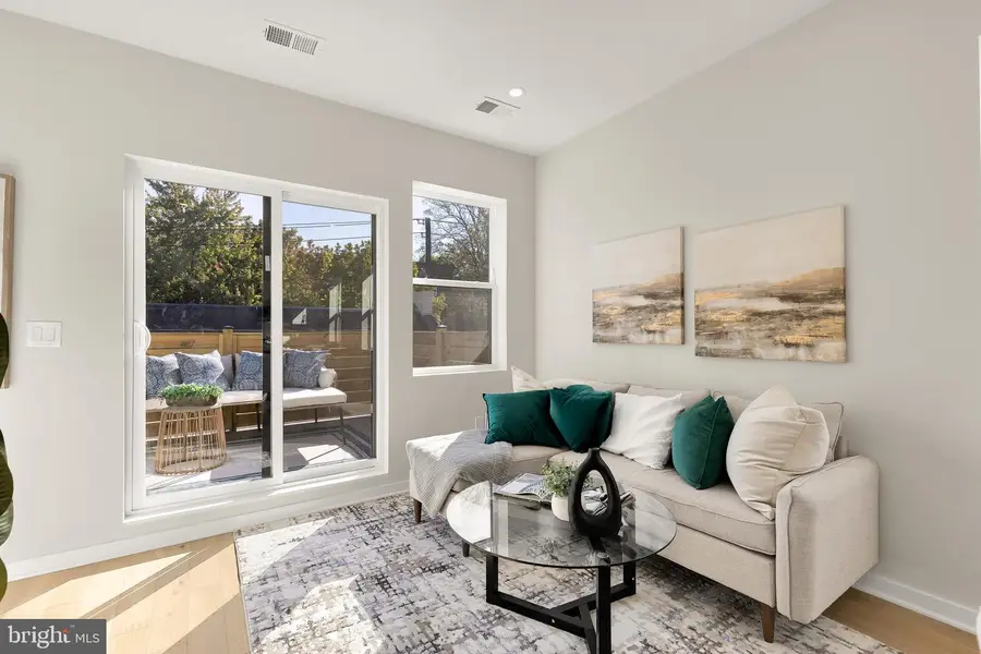 2606 41st St Nw #ph, Washington, DC 20007 - Image #2