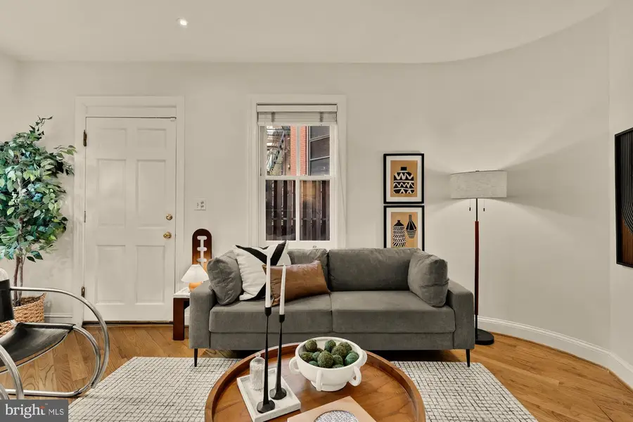 6 Logan Cir Nw #2, Washington, DC 20005 - Image #3