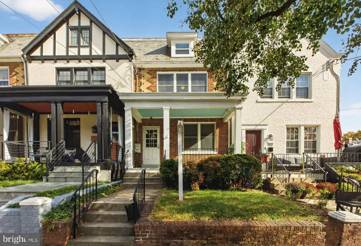 2413 39th St Nw, Washington, DC 20007 - #1