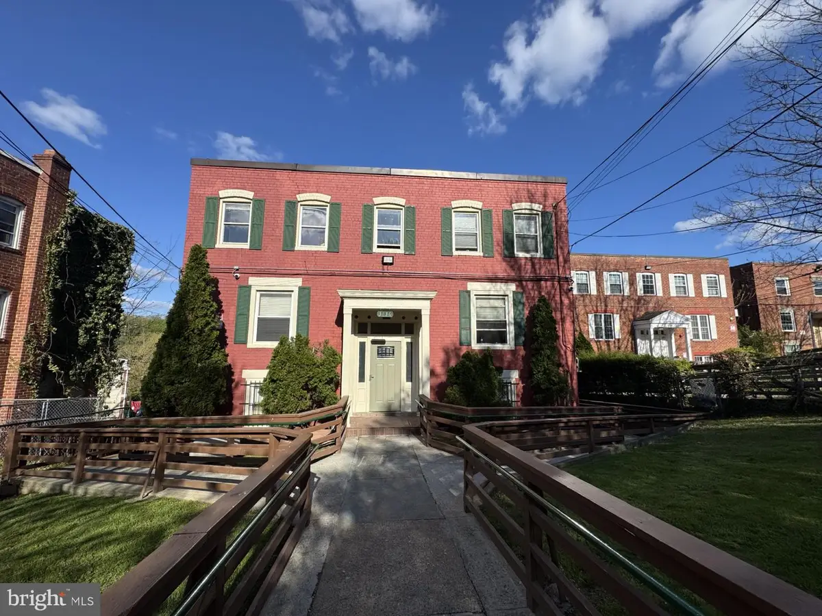 3130 Buena Vista Ter Se, Washington, DC 20020 - Image #1