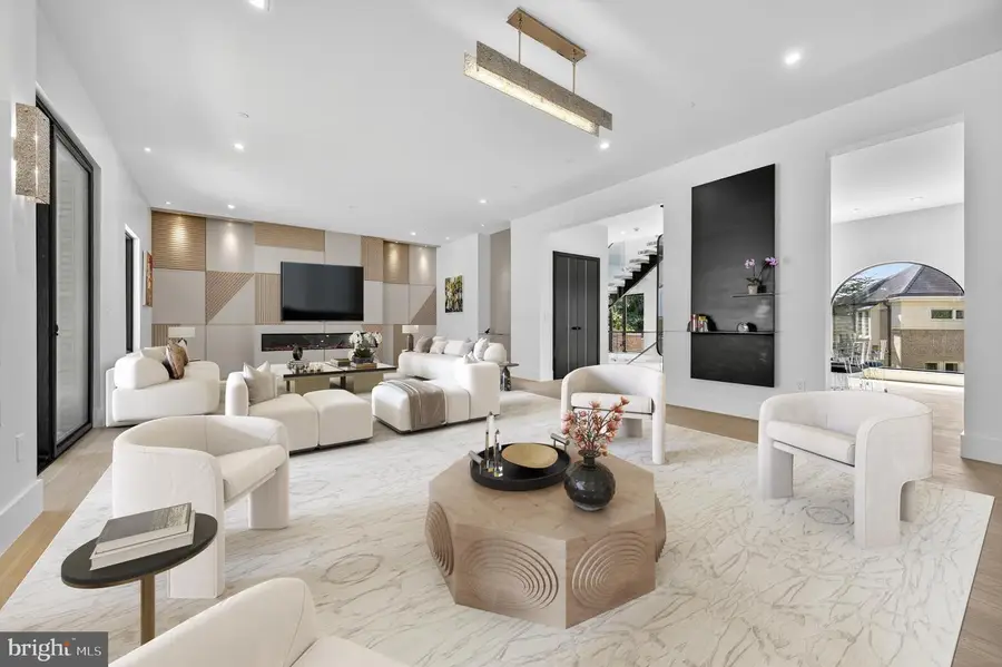 4509 Foxhall Crescent Nw, Washington, DC 20007 - Image #2