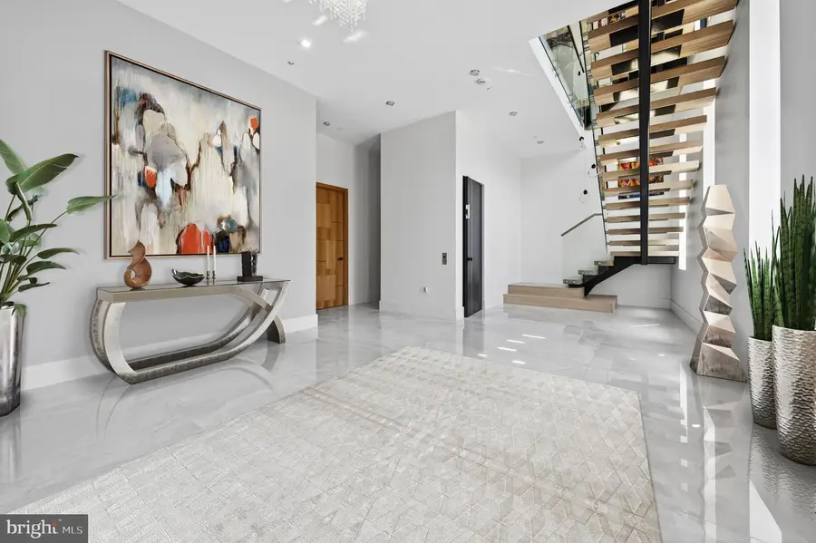 4509 Foxhall Crescent Nw, Washington, DC 20007 - Image #3