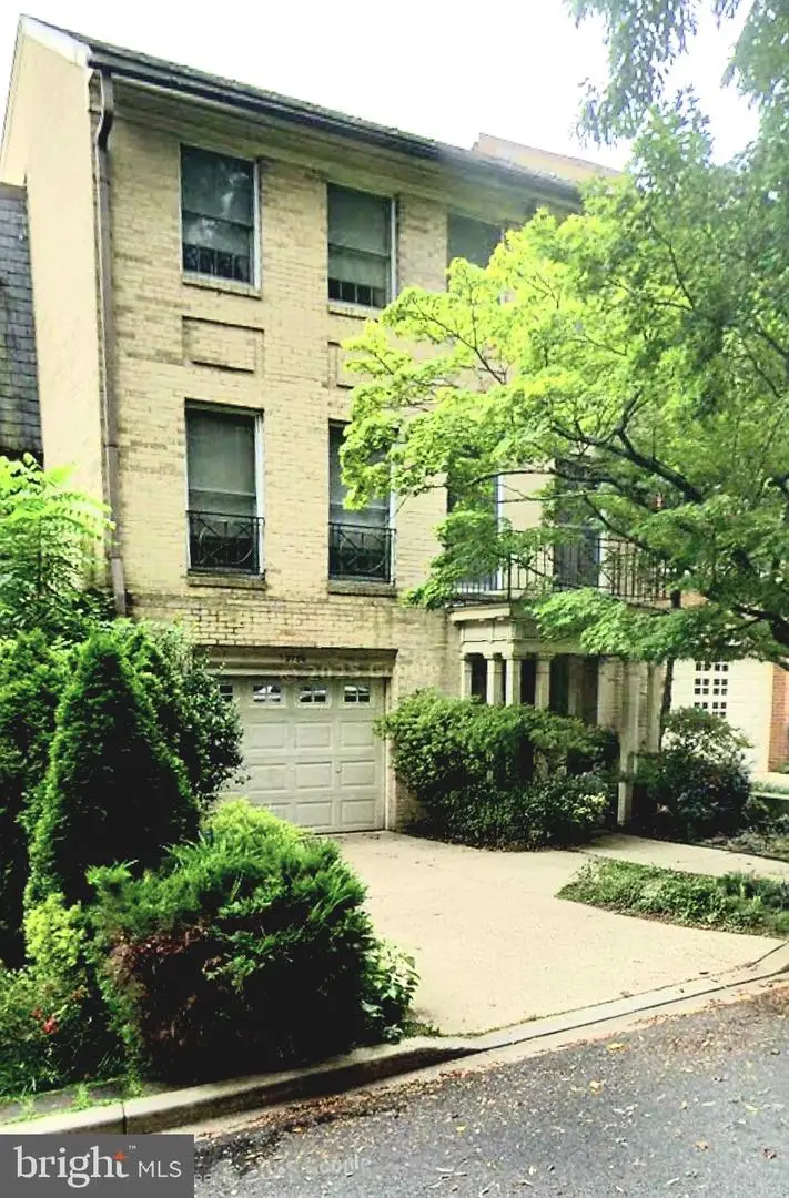 2759 Unicorn Ln Nw, Washington, DC 20015 - Image #1