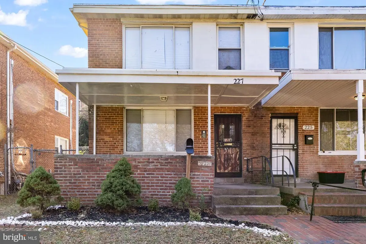 227 Hawaii Ave Ne, Washington, DC 20011 - Image #1