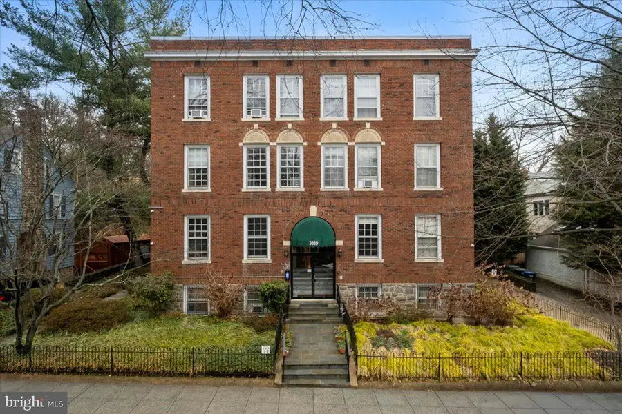 3039 Macomb St Nw #18, Washington, DC 20008 - #2