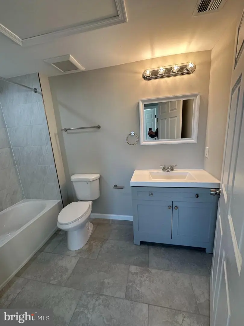 1812 H Pl Ne #304, Washington, DC 20002 - Image #3