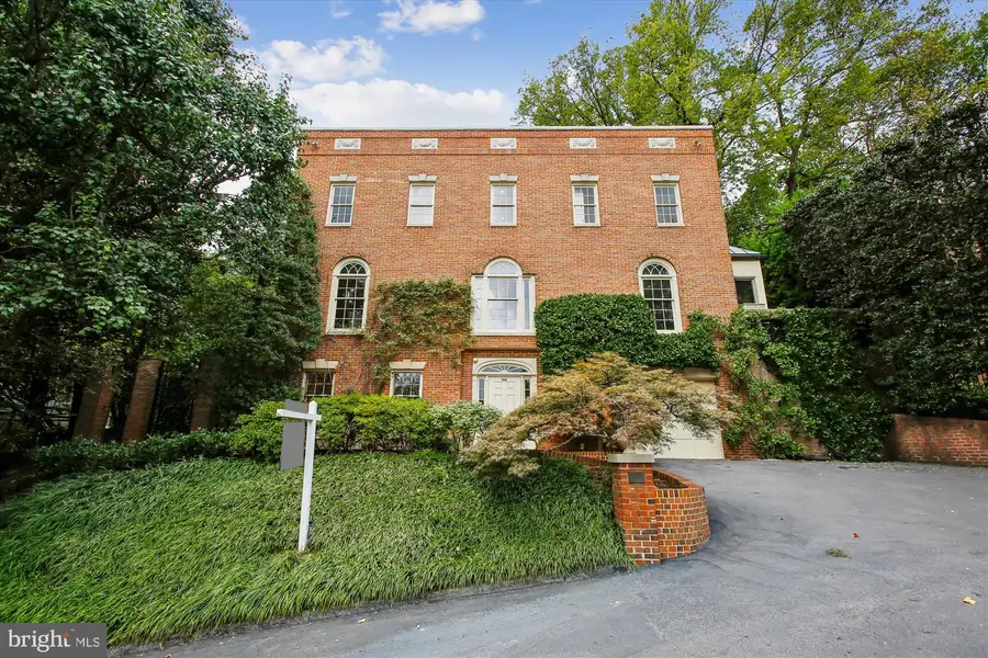 4016 Linnean Ave Nw, Washington, DC 20008 - Image #2