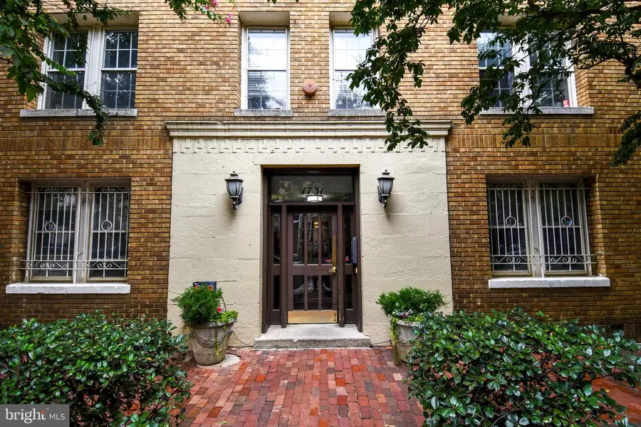 1731 Willard St Nw #105, Washington, DC 20009 - Image #2