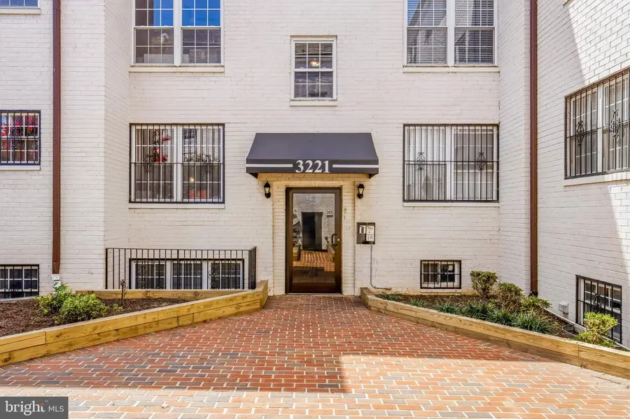 3221 8th St Se #1, Washington, DC 20032 - #2