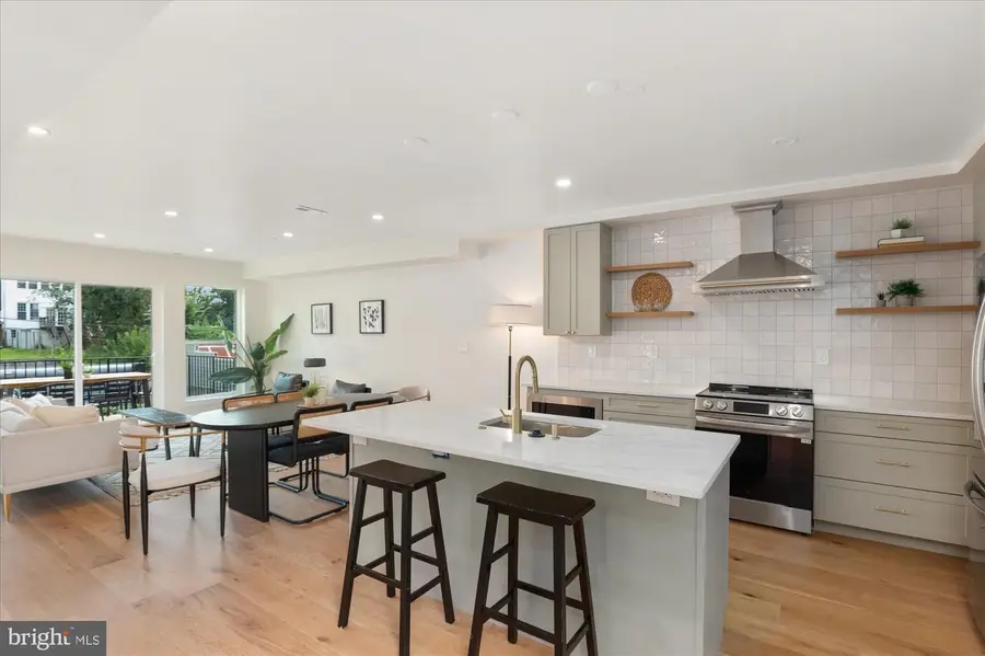 318 Webster St Nw #ph, Washington, DC 20011 - Image #2