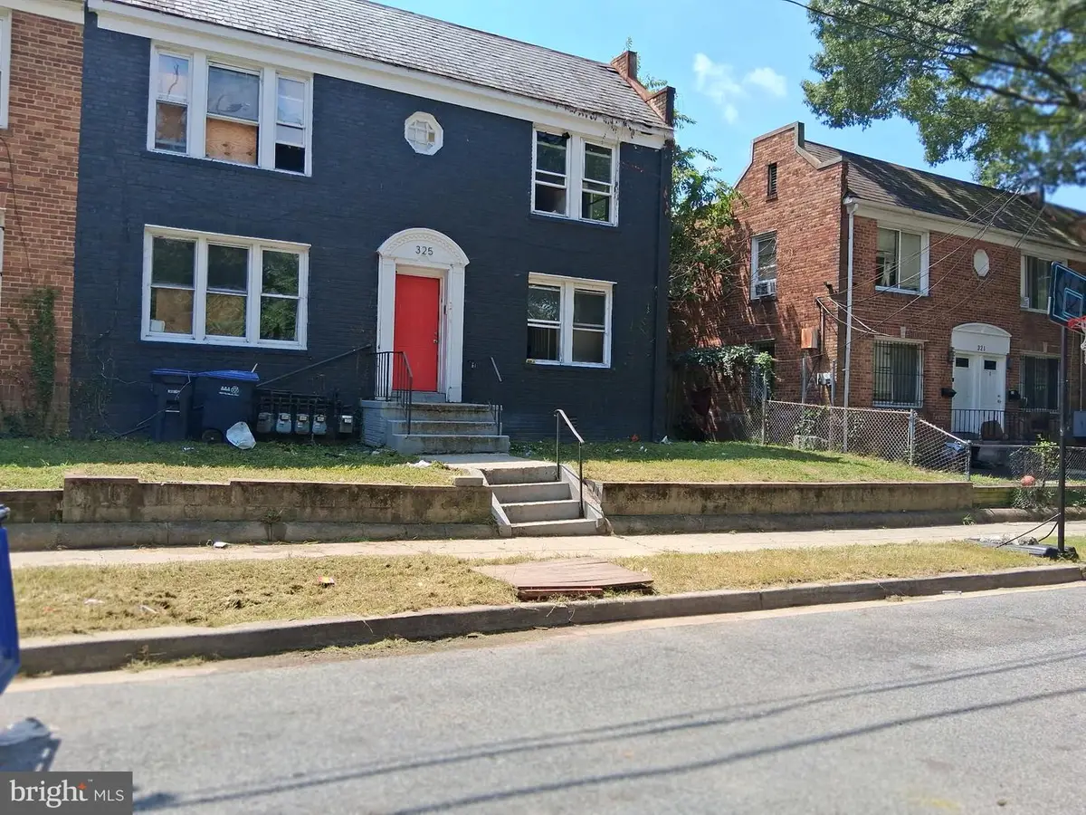 325 Parkland Pl Se, Washington, DC 20032 - Image #1
