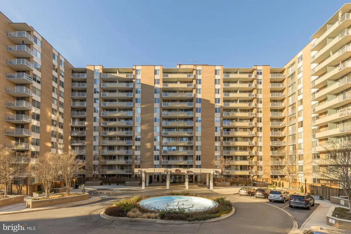 3001 Veazey Ter Nw #520, Washington, DC 20008 - Image #1