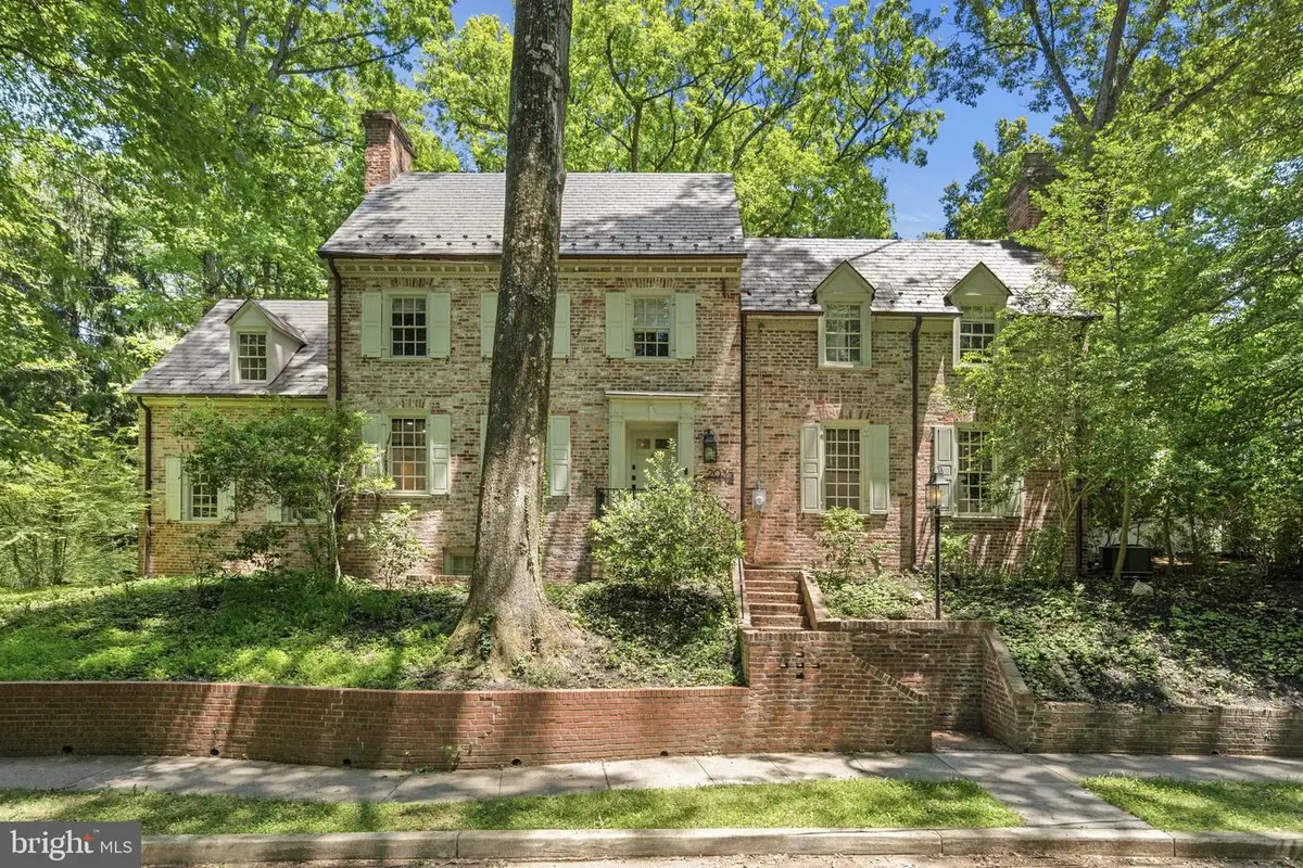 2035 Parkside Dr Nw, Washington, DC 20012 - #1