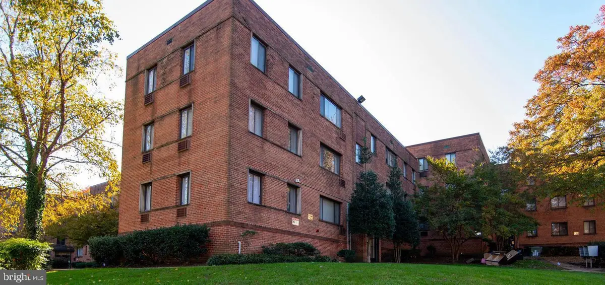 6 Galveston St Sw #103, Washington, DC 20032 - Image #1