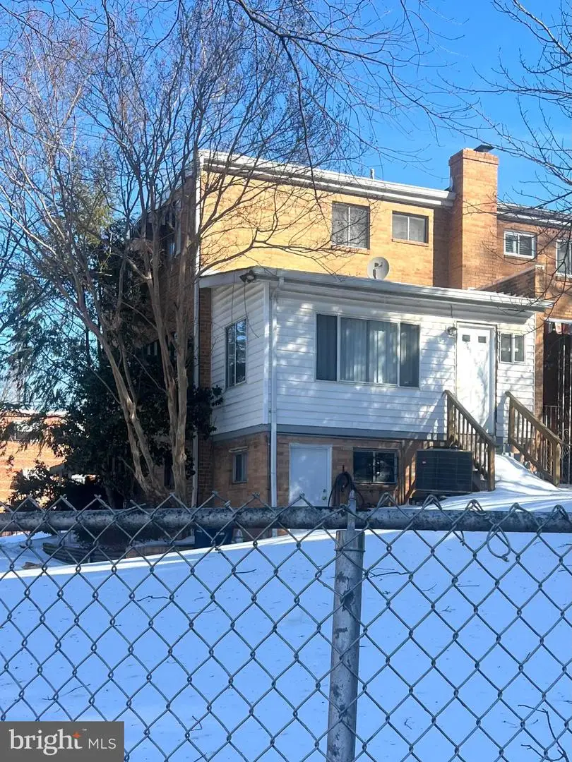 4901 Fitch Pl Ne, Washington, DC 20019 - Image #2