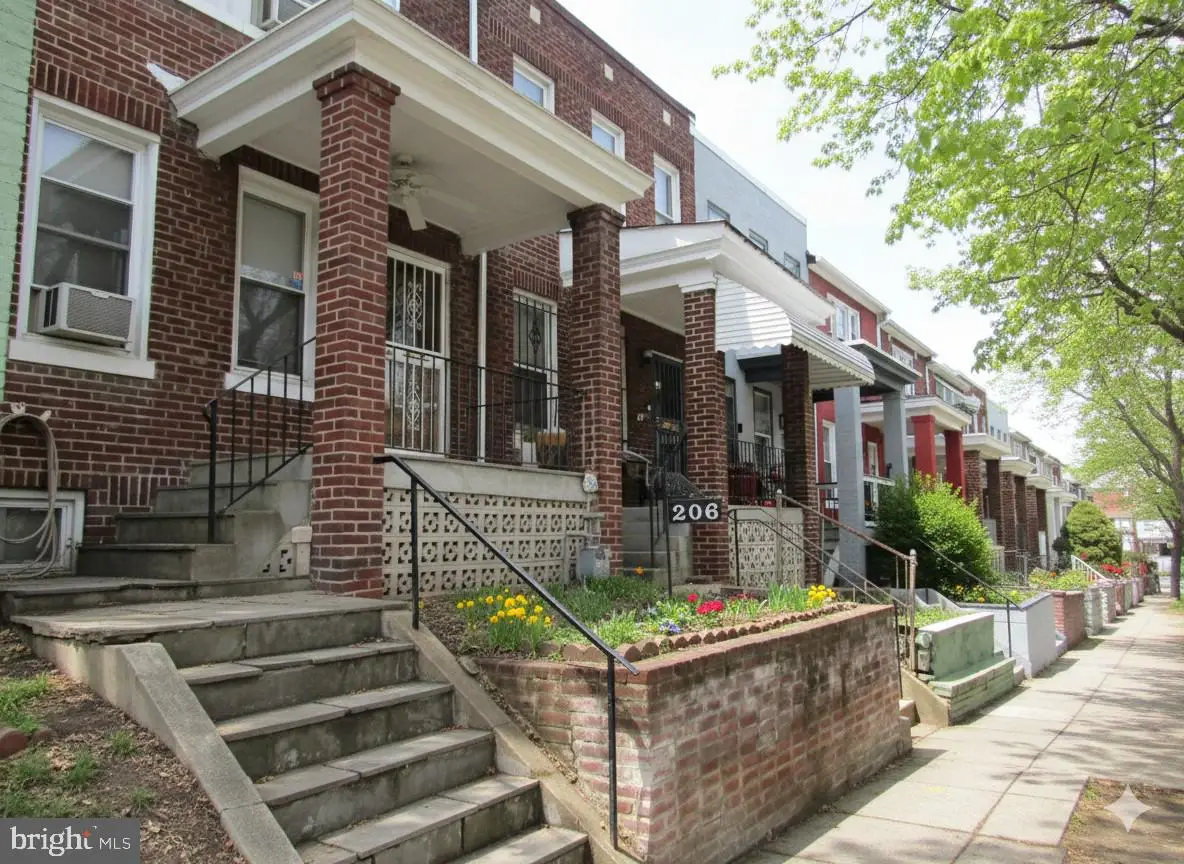 206 Cromwell Ter Ne, Washington, DC 20002 - #1