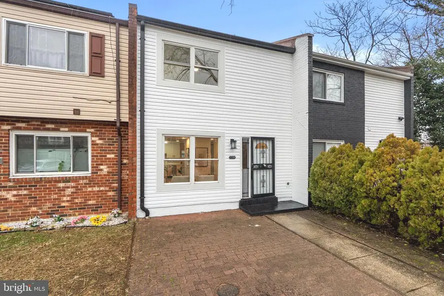 1266 Barnaby Ter Se, Washington, DC 20032 - #2
