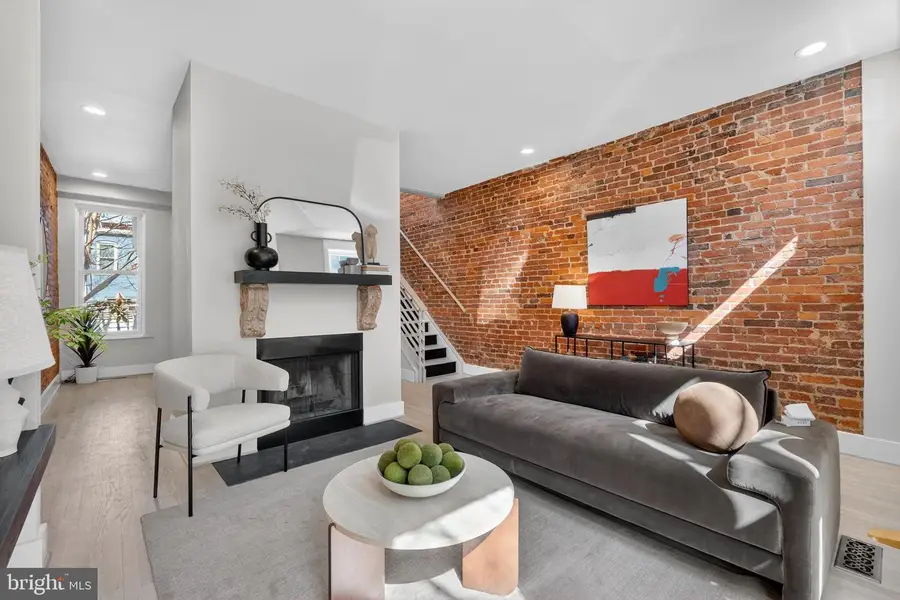 654 Acker Pl Ne, Washington, DC 20002 - #3