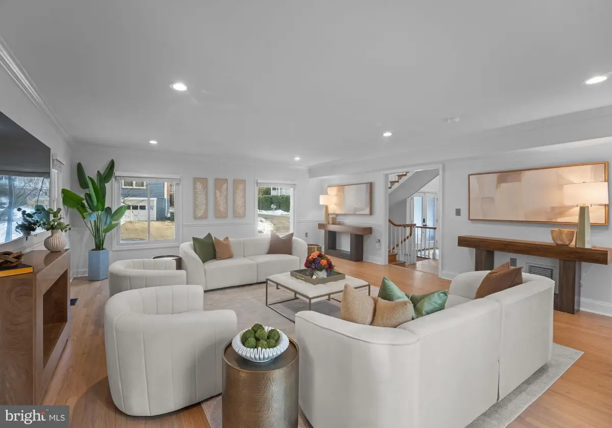 3015 Oregon Knolls Dr Nw, Washington, DC 20015 - #1