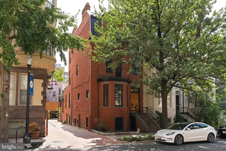 2010 Hillyer Pl Nw, Washington, DC 20009 - #2