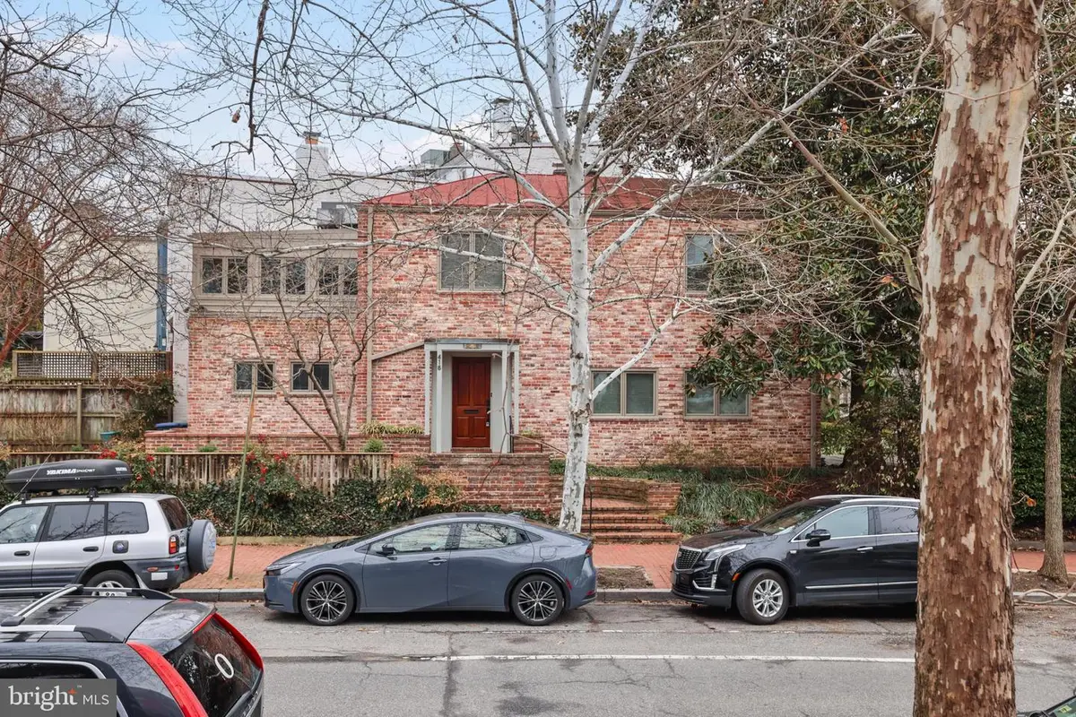 416 6th St Se, Washington, DC 20003 - #1