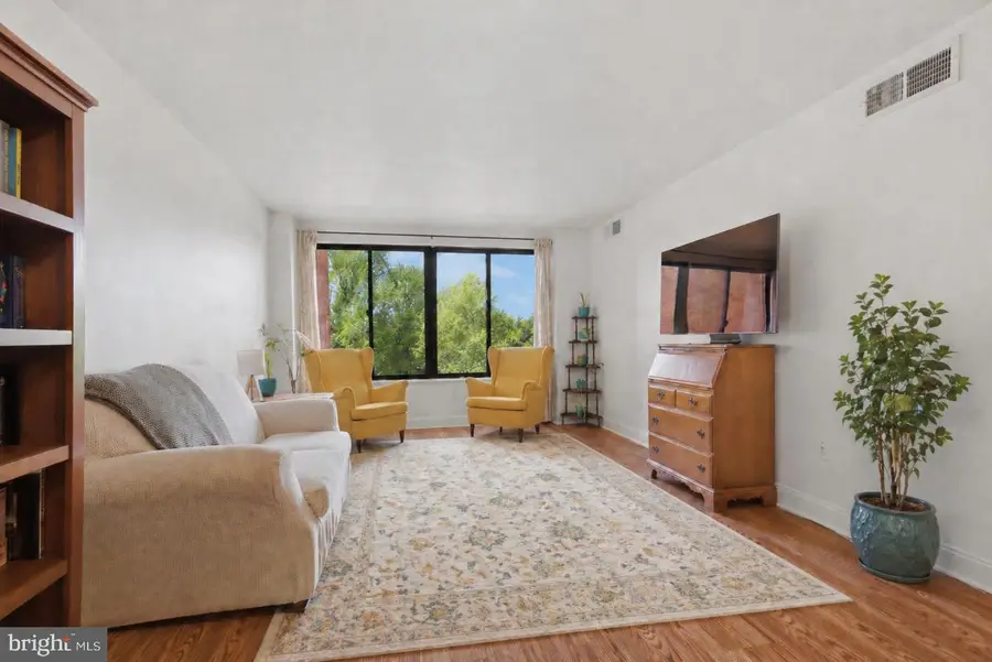 3114 Wisconsin Ave Nw #302, Washington, DC 20016 - #2