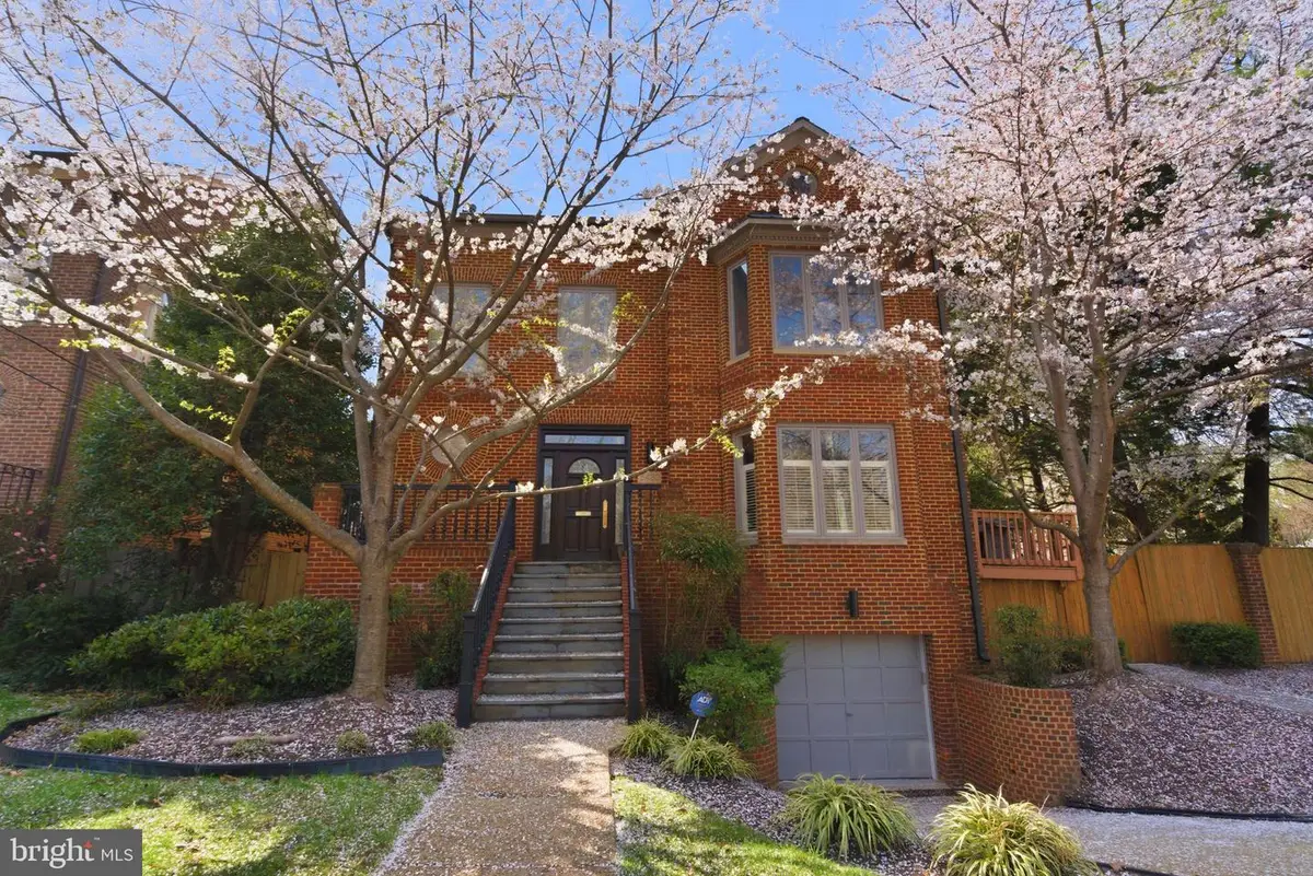 5430 Chevy Chase Pkwy Nw, Washington, DC 20015 - #1
