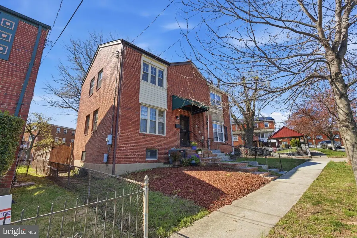 5722 Chillum Pl Ne, Washington, DC 20011 - #1