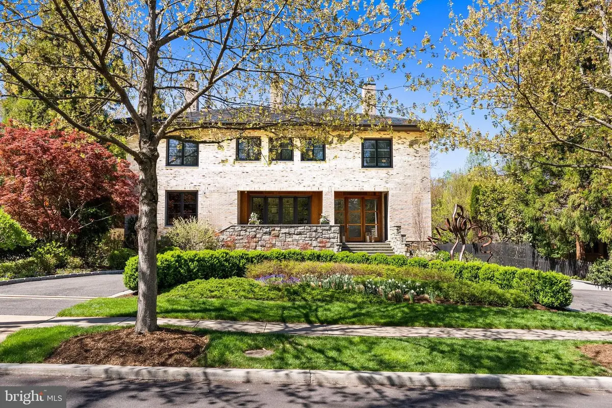 2845 Chesterfield Pl Nw, Washington, DC 20008 - #1