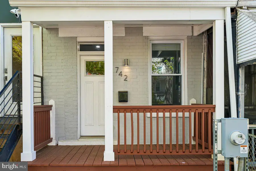 742 Irving St Nw, Washington, DC 20010 - #2
