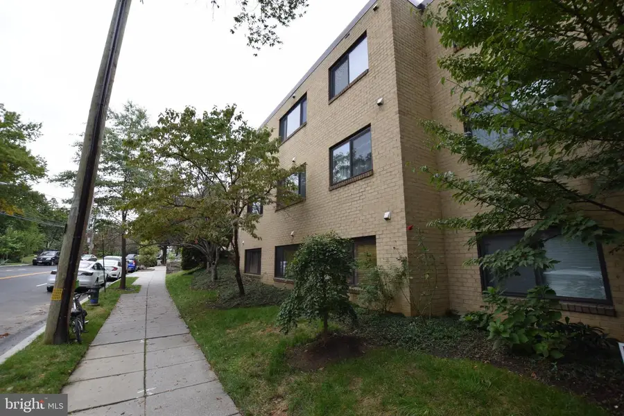 4555 Macarthur Blvd Nw #103, Washington, DC 20007 - #2