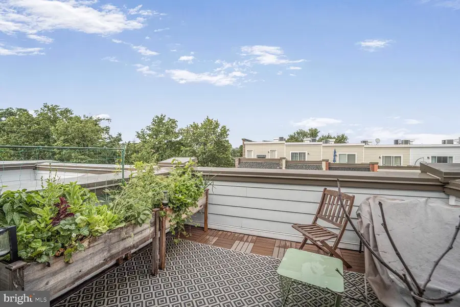 586 Regent Pl Ne, Washington, DC 20017 - #2