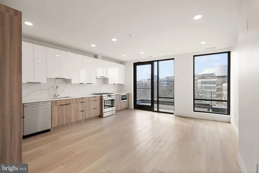 4111 Connecticut Ave Nw #ph601, Washington, DC 20008 - #3