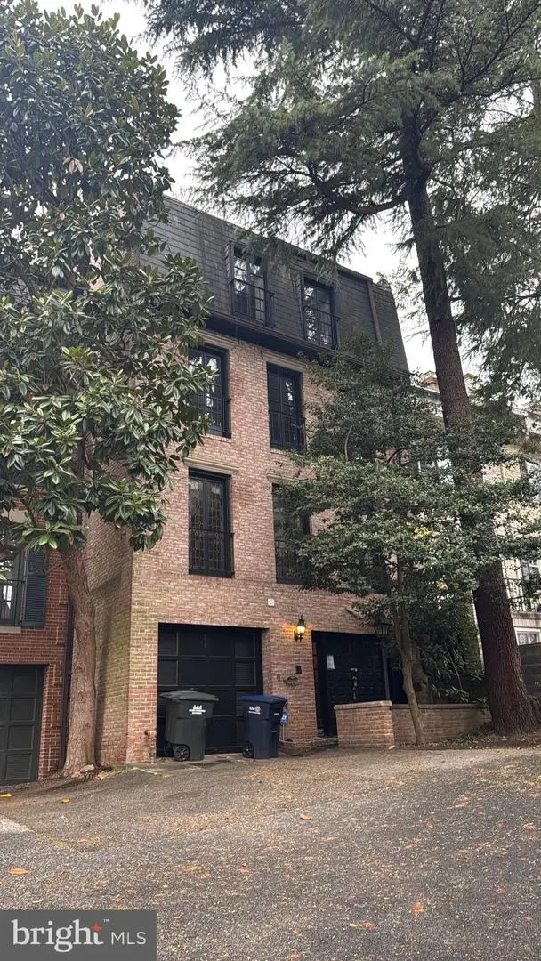 2142 Cathedral Ave Nw, Washington, DC 20008 - #2