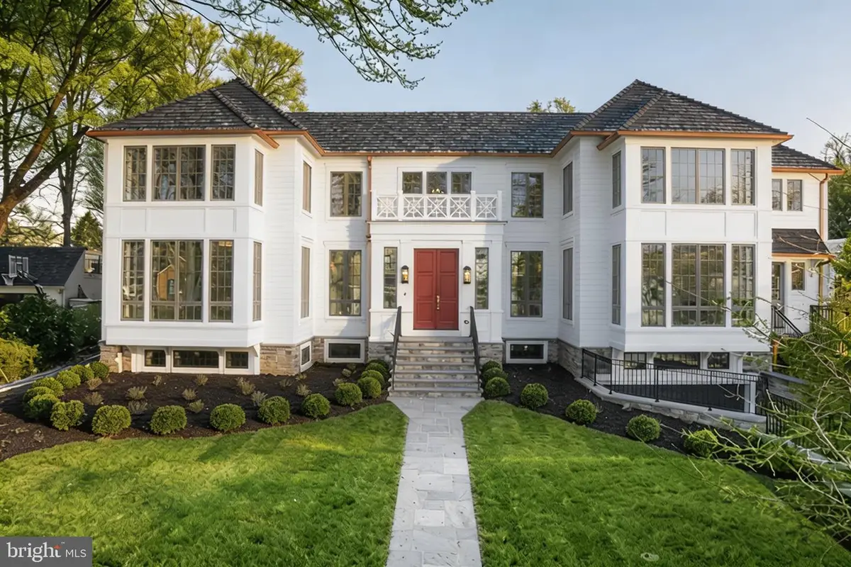 5042 Overlook Rd Nw, Washington, DC 20016 - #1