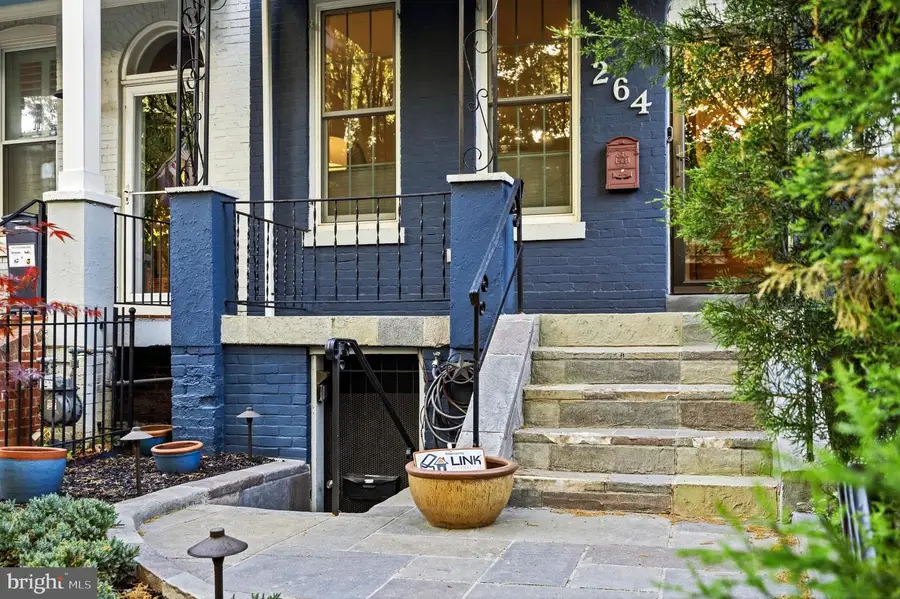 264 15th St Se, Washington, DC 20003 - #2