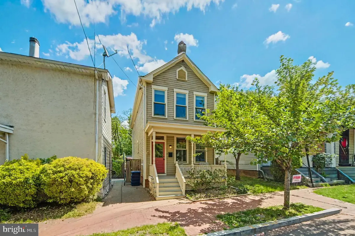 2010 14th St Se, Washington, DC 20020 - #1