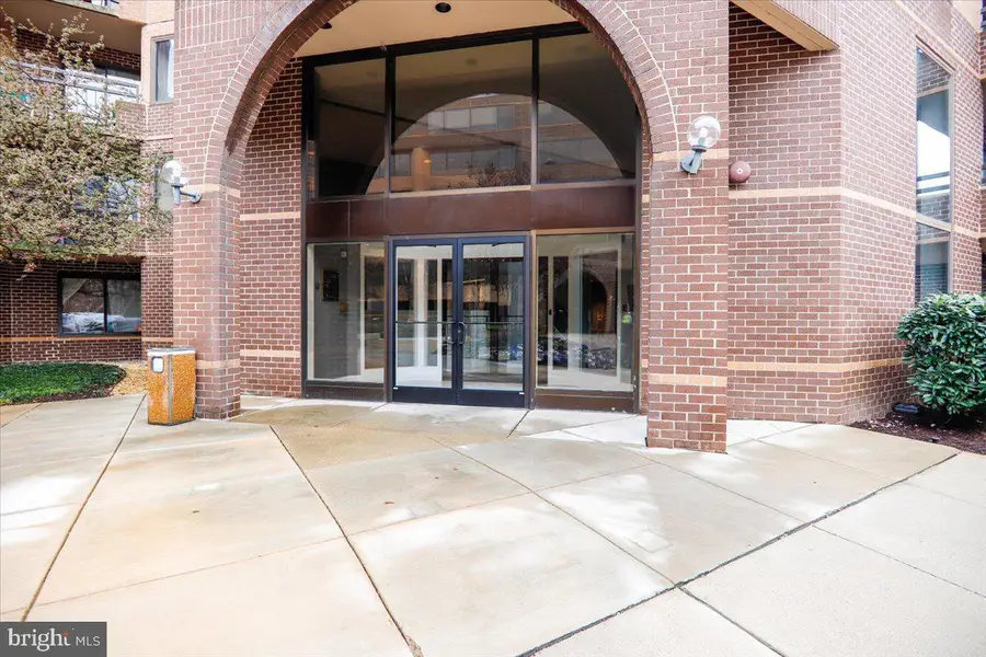 2111 Wisconsin Ave Nw #118, Washington, DC 20007 - #2