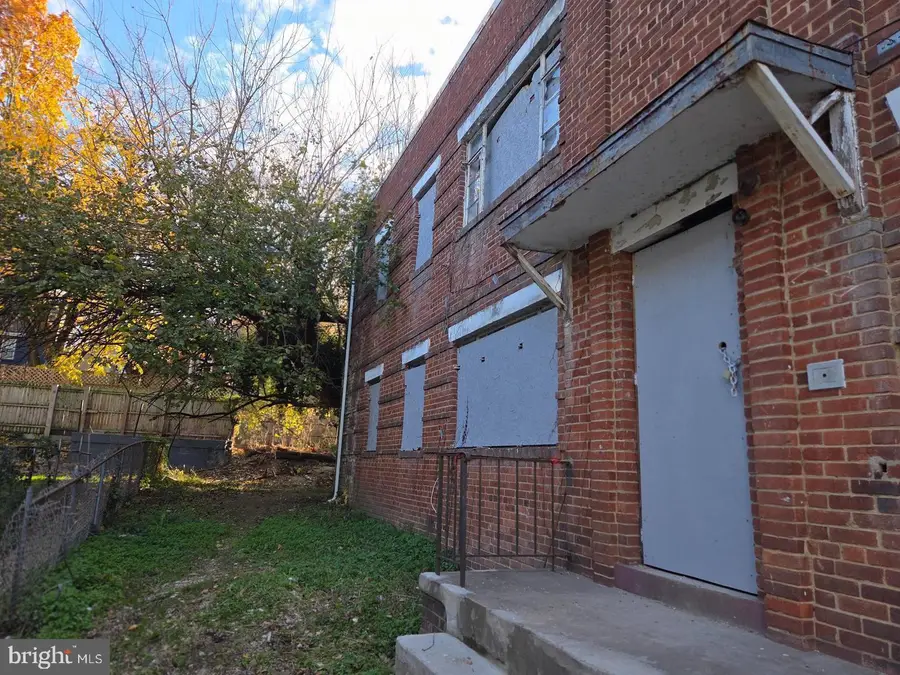 4639 Hillside Rd Se, Washington, DC 20019 - #3