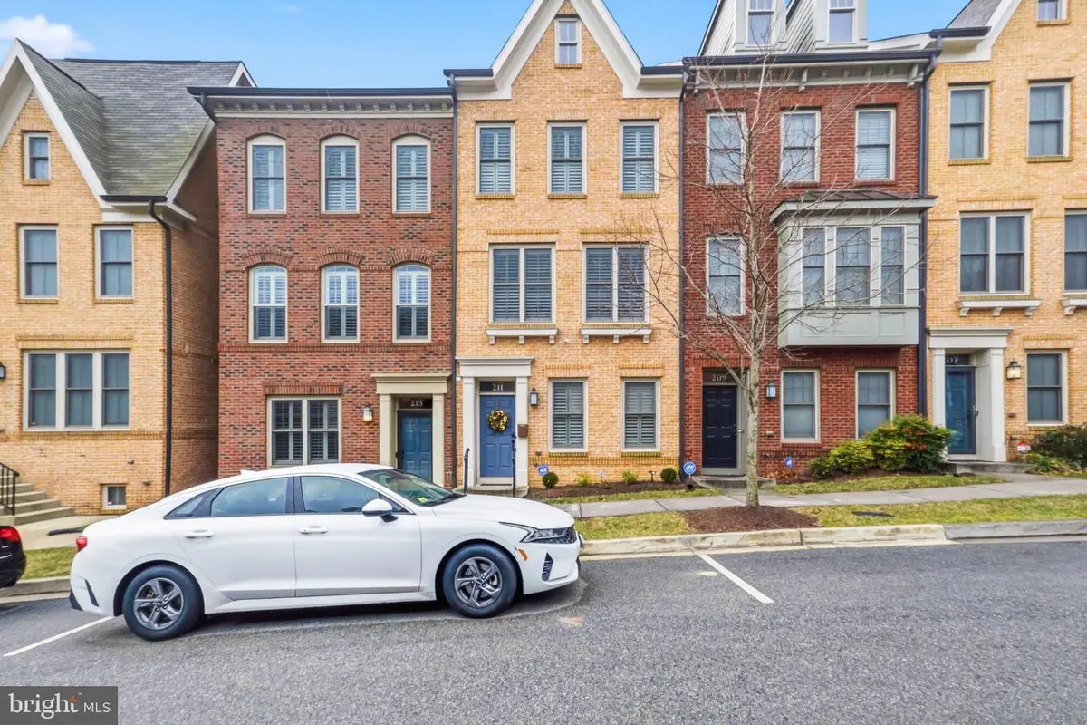 211 Beacon Pl Ne, Washington, DC 20011 - #1