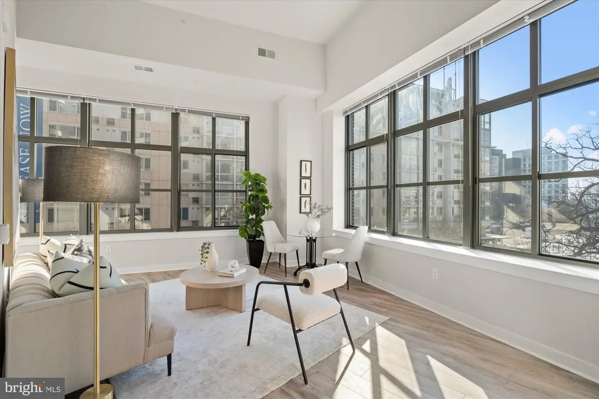 460 New York Ave Nw #304, Washington, DC 20001 - #1