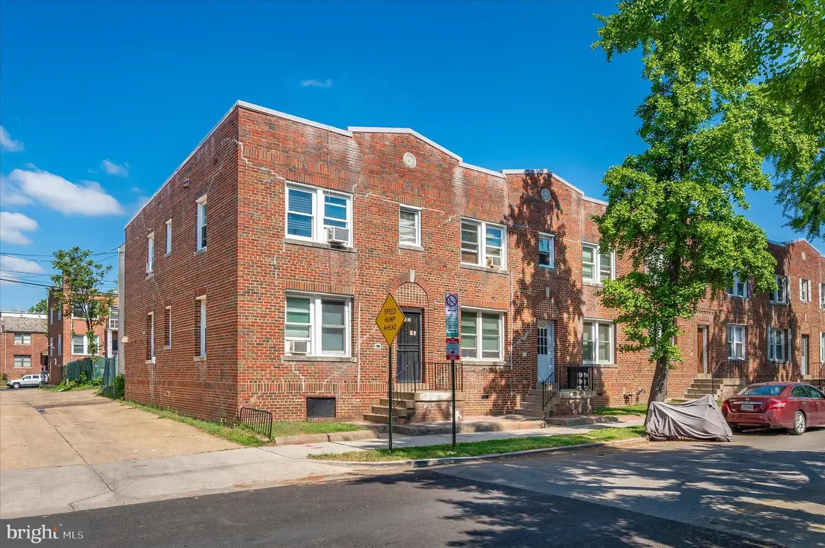 1010-1012 16th St Ne, Washington, DC 20002 - #1