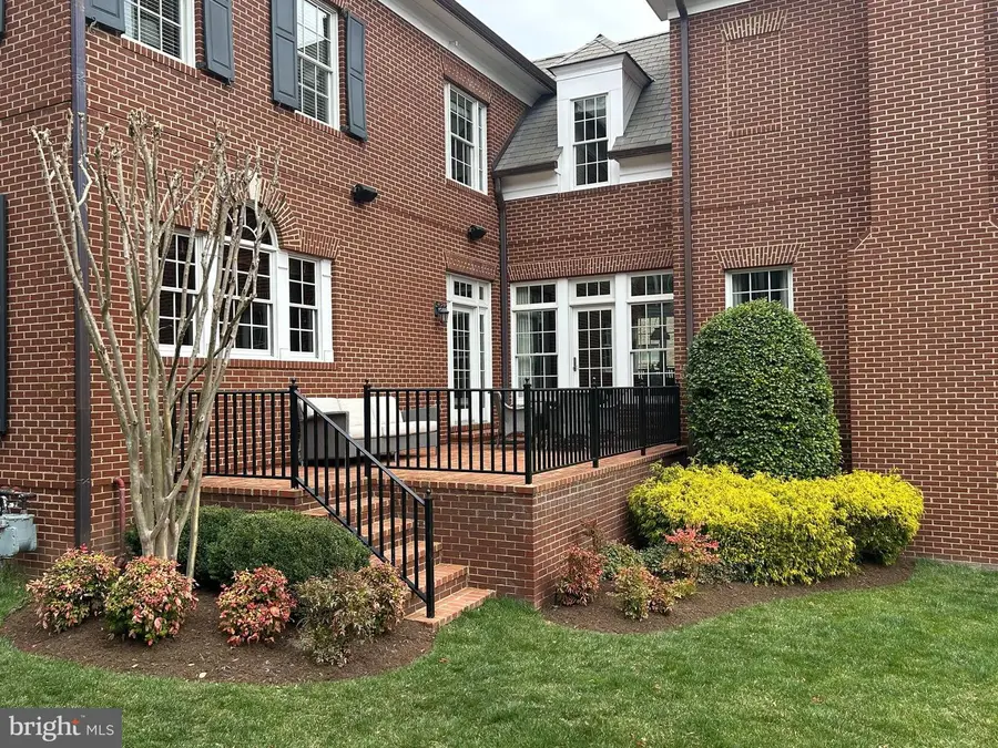 1935 Foxview Cir Nw, Washington, DC 20007 - #3